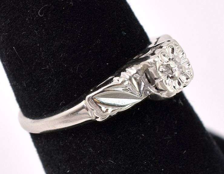 Darling Diamond Ring In Yellow Gold