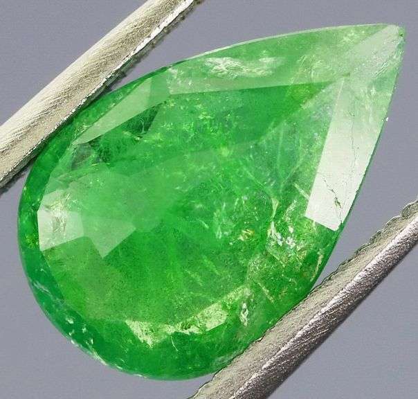Top chrome green! 1.81ct Tanzanian Tsavorite Garnet