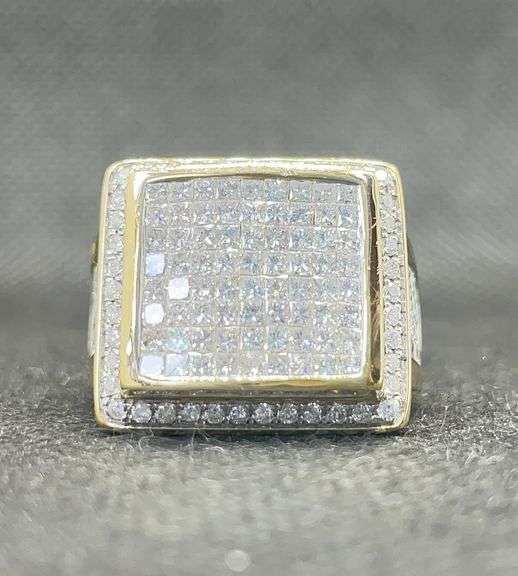 MENS 14K YELLOW GOLD SQUARE PRINCESS CUT DIAMOND RING (3.80 C.T. T.W.)