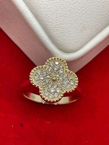 CERTIFIED BRAND NEW 14K GOLD AND DIAMOND CLOVER RING