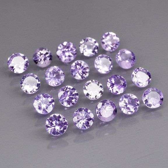 Glittering 3.36ct bright blue violet Tanzanite set
