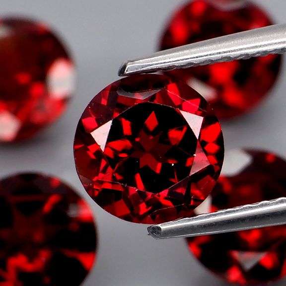 Premium 7.58ct round cut cherry red Garnet set