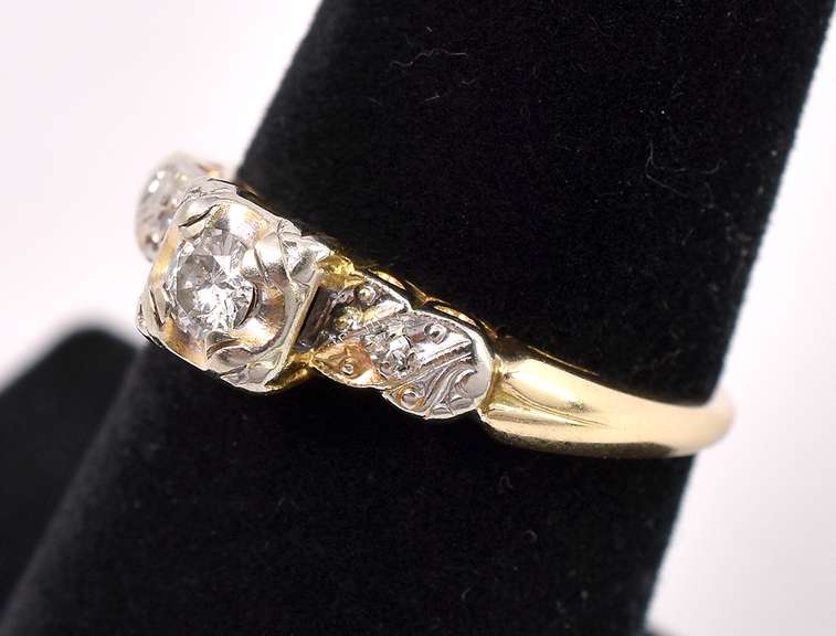 Gorgeous Diamond Ring In 14K Yellow Gold
