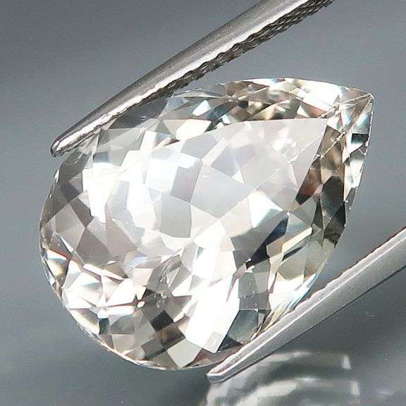 Captivating 11.21ct UNTREATED champagne Topaz