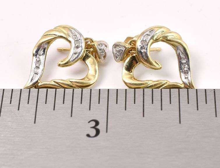 Striking Diamond Heart Dangle Earrings In Yellow Gold