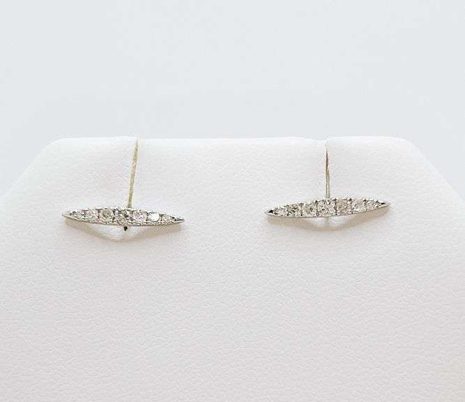 Sharp 18k White Gold Diamond Set Earrings