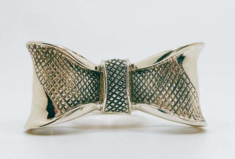 Trendy 2 Tone King Baby Bow Ring