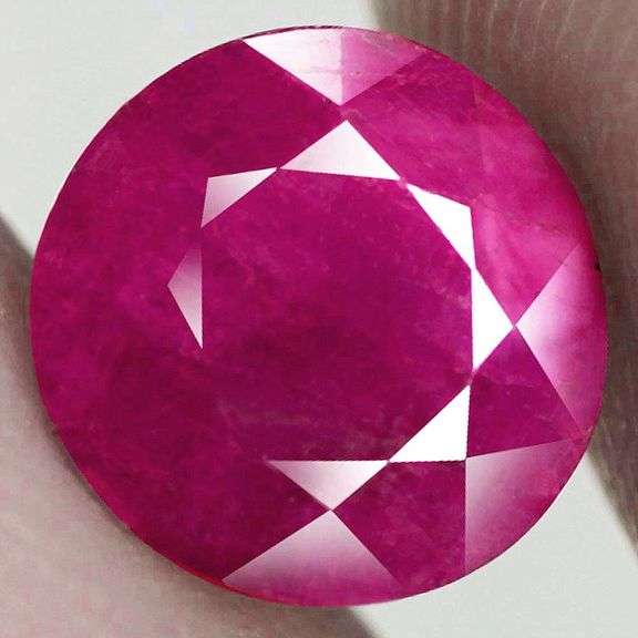 Violet red 2.61ct Winza Ruby