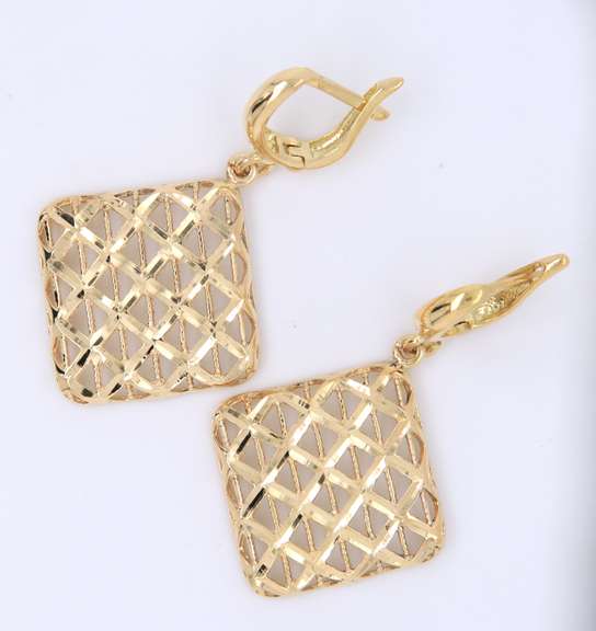 Gorgeous Yellow Gold Basket Weave Drop Dangle Earrings