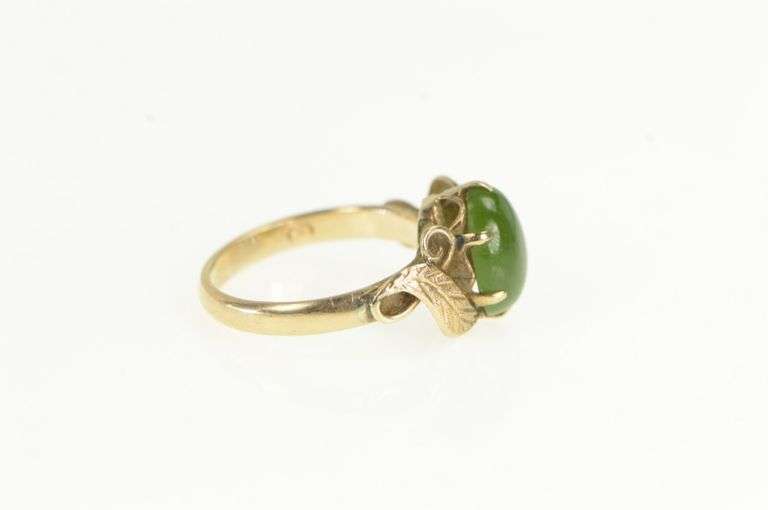 14K Yellow Gold Oval Nephrite Retro Leaf Design Vintage Ring
