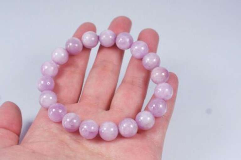 Gorgeous 186ct Kunzite bead Bracelet