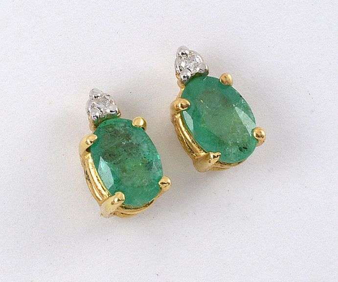 Nice Emerald & Diamond Studs