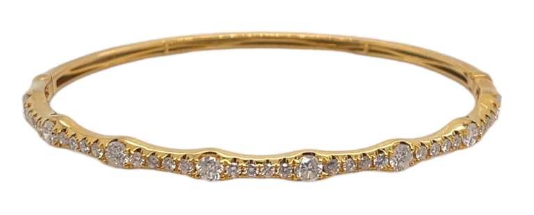 14K YELLOW GOLD BANGLE BRACELET WITH DIAMONDS