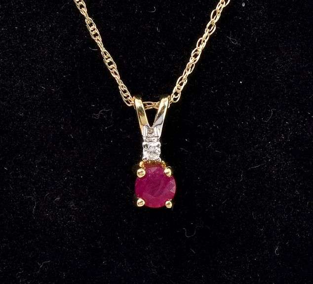 Elegant Ruby Pendant Necklace In 14K Yellow Gold