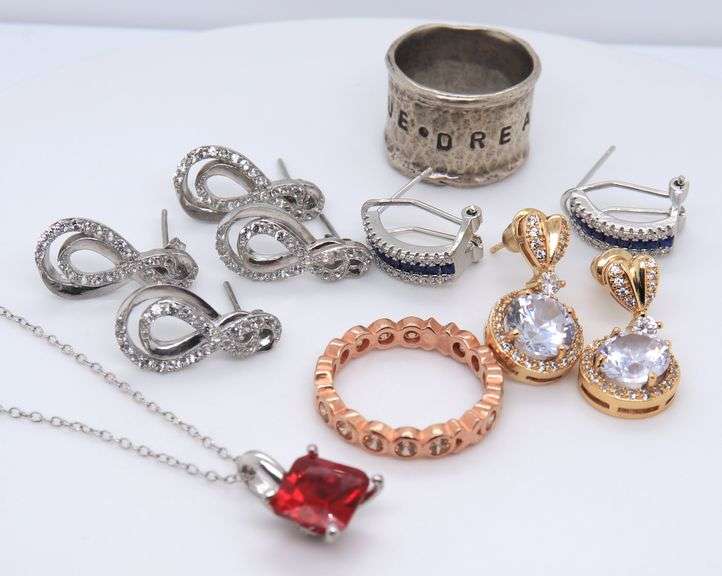 Group Lot of Vintage 925 Sterling Silver Miscallenous Jewelry