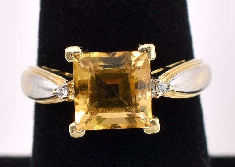 Gorgeous Citrine Gem Ring In Yellow Gold