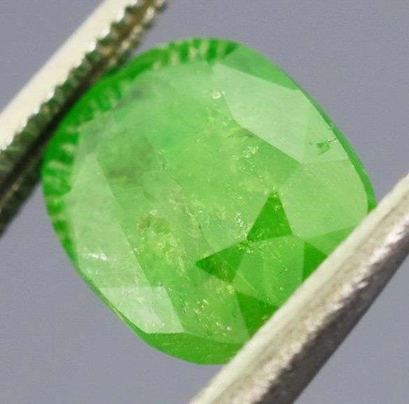 Top lime green 2.61ct Tsavorite Garnet