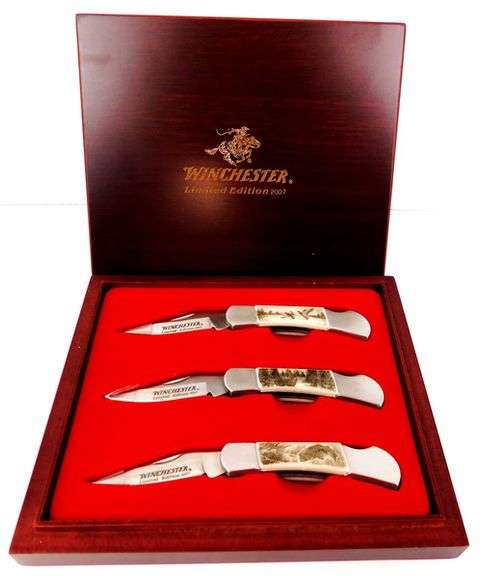 Winchester 2007 L. E. Wildlife Series Scrimshaw Knife Set