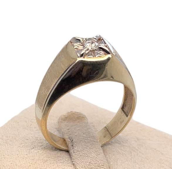 14K YELLOW GOLD JUMBO RING WITH DIAMOND