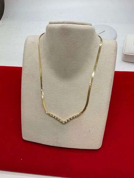 14KT SOLID GOLD AND DIAMOND CHEVRON NECKLACE