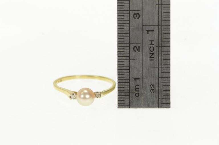 14K Yellow Gold Pearl Diamond Accent Vintage Classic Statement Ring