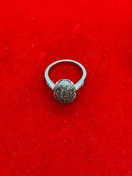 CERTIFIED BRAND NEW 14K WHITE GOLD AND DIAMOND RING