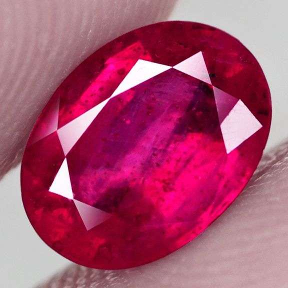 Stunning 3.11ct reddish pink Ruby