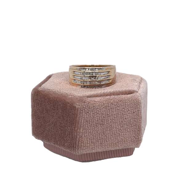 14K YELLOW GOLD VINTAGE RING WITH DIAMONDS