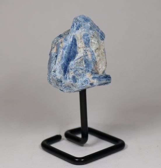 Impressive 980ct raw Kyanite Crystal