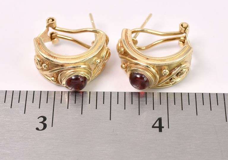 Amazing Red Garnet Earring In 14K Yellow Gold