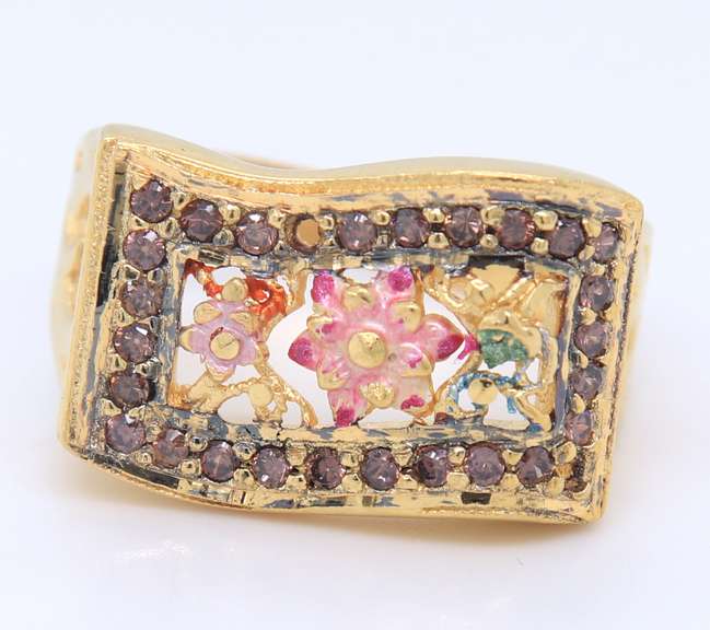 Incredible 21kt Set of Flower Enamel Necklace and Ring and Earrings