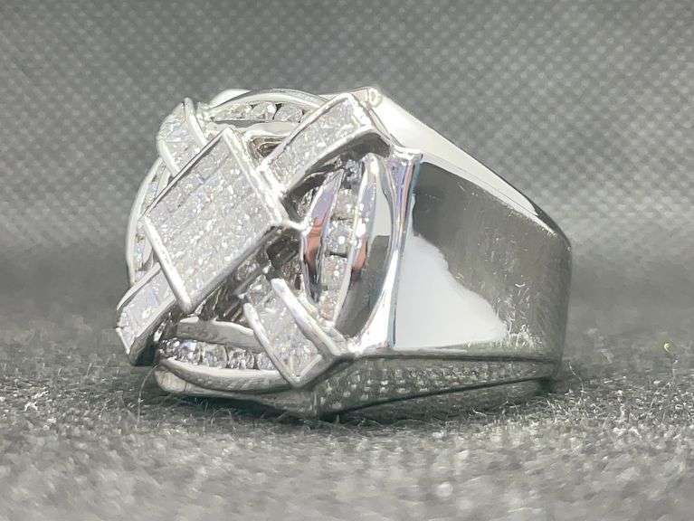 MENS 14K WHITE GOLD PRINCESS CUT AND ROUND DIAMOND CROSS PINKY RING (1.50 C.T. T.W.)