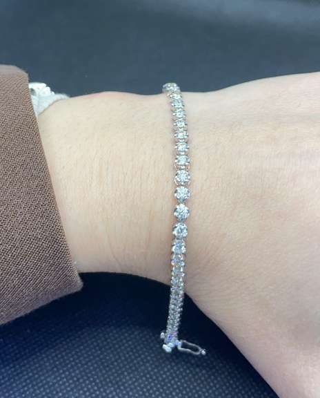ELEGANT 3.50 CARATS T.W. ROUND DIAMOND TENNIS BRACELET IN 14K WHITE GOLD