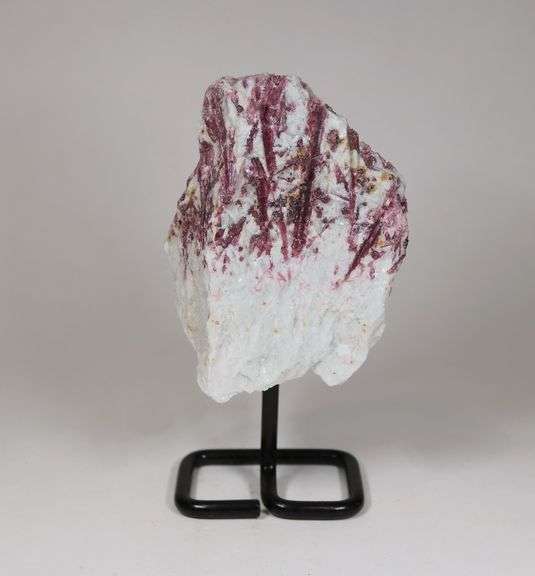 Stunning 2,875ct raw pink Tourmaline in matrix