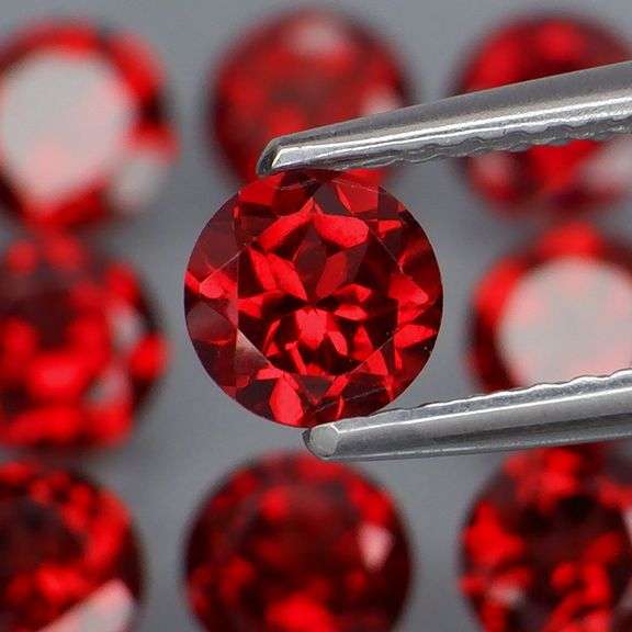 Premium 7.12ct solitaire cut cherry red Garnet set
