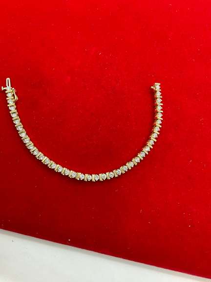 CERTIFIED 14K GOLD AND DIAMOND BRACELET. 5.50 CARATS . MINT