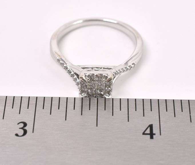 Brilliant Diamond Ring In White Gold