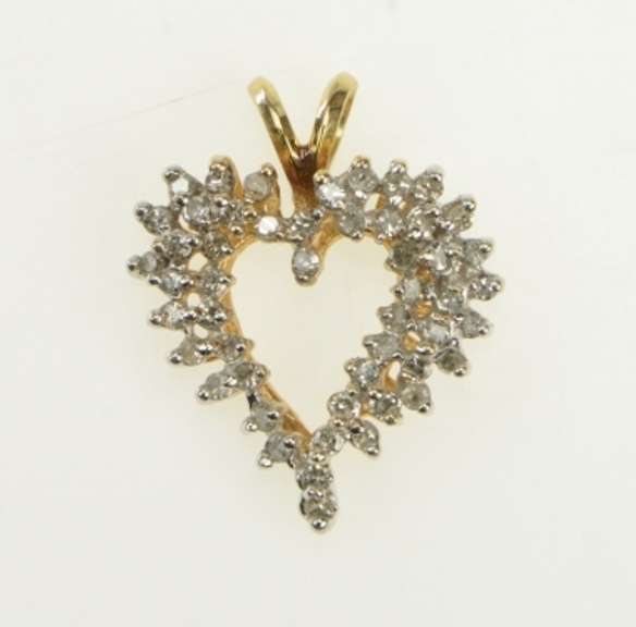 14K Yellow Gold 0.75 Ctw Diamond Cluster Heart Love Vintage Pendant