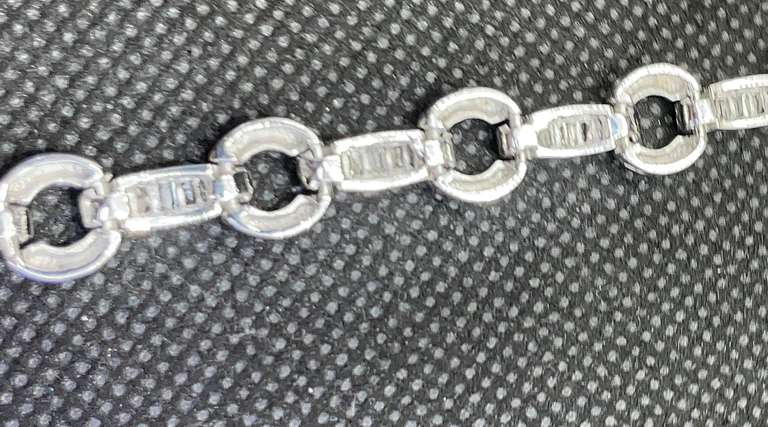 14K WHITE GOLD CIRCLE AND DASH BRACELET WITH CHANNEL BAGUETTE DIAMONDS (3.00 CARATS T.W.)