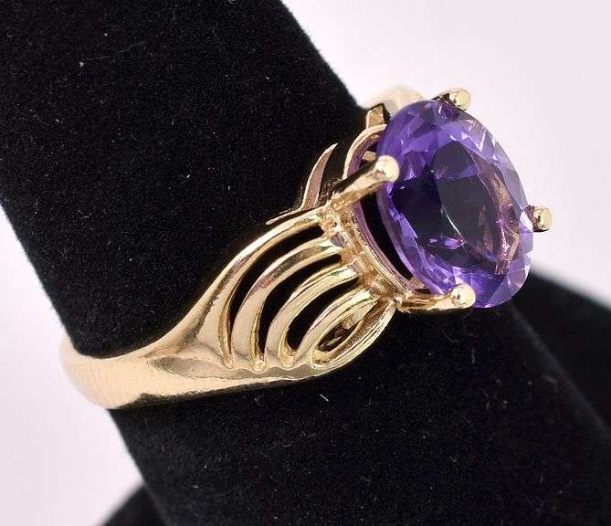 Gorgeous Purple Amethyst Ring In 14K Yellow Gold