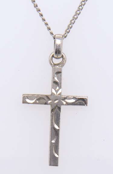 Vintage Sterling Silver Cross Pendant on Chain