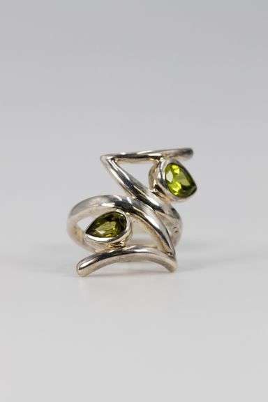 Sterling Silver Natural Peridot Ring