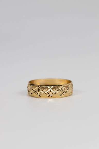 10k Gold 6mm Diamond Cut Design Wedding Band Size 9.75