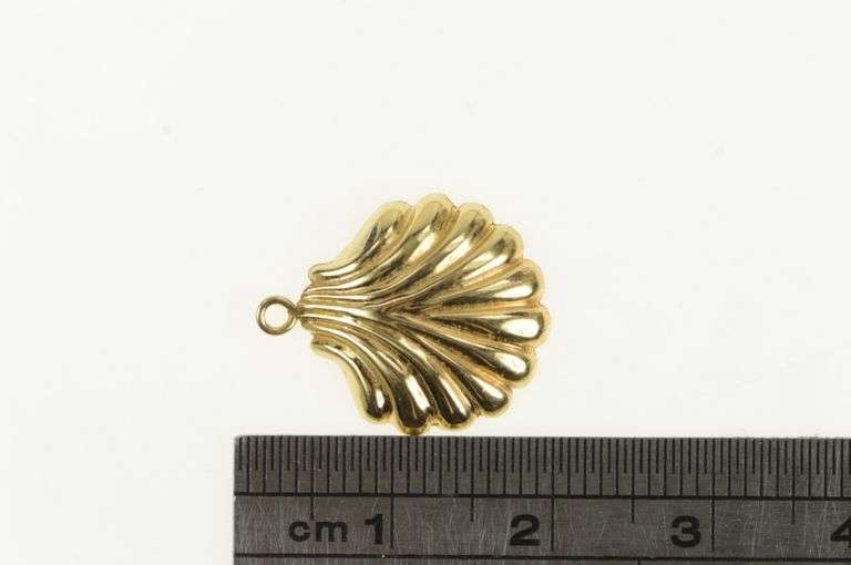 14K Yellow Gold Scallop High Relief Sea Shell Ocean Charm/Pendant