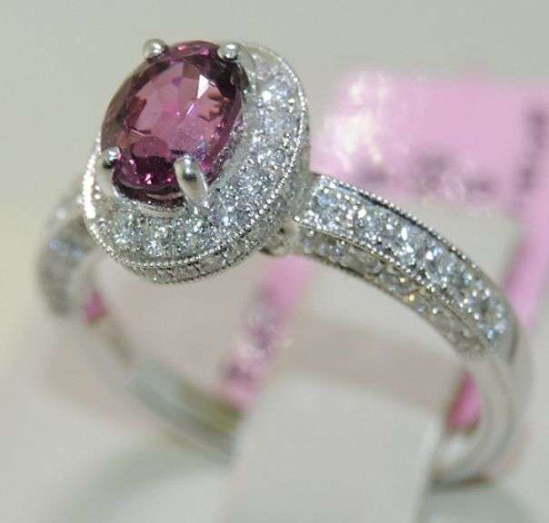 Mesmerizing 18kt Spinel and Diamond Ring