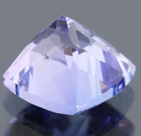 Bright! 1.90ct cushion cut Tanzanite