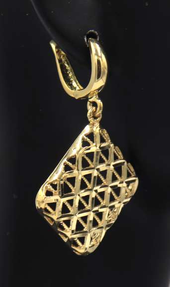 Gorgeous Yellow Gold Basket Weave Drop Dangle Earrings