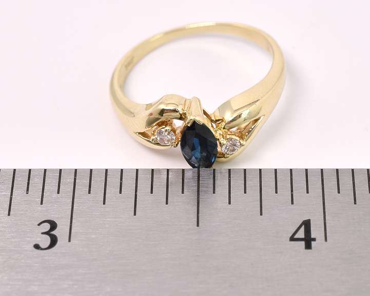Beautiful Blue Sapphire And Diamond Ring In 14K Yellow Gold