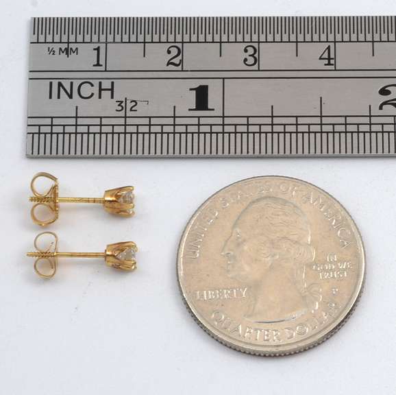 Useful 1/4 carat Diamond Stud Earrings