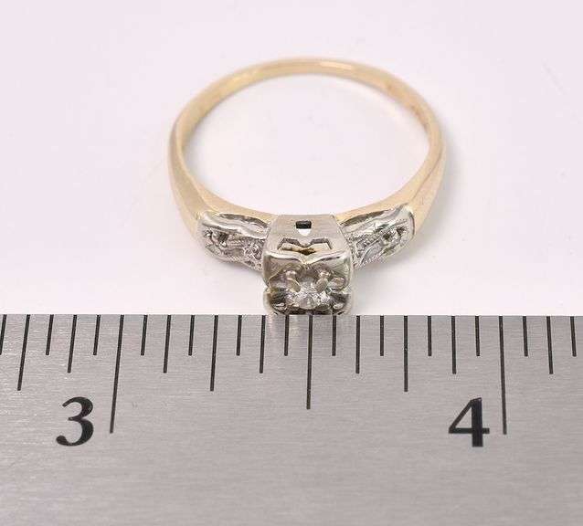 Elegant Diamond Ring In 14K Yellow Gold